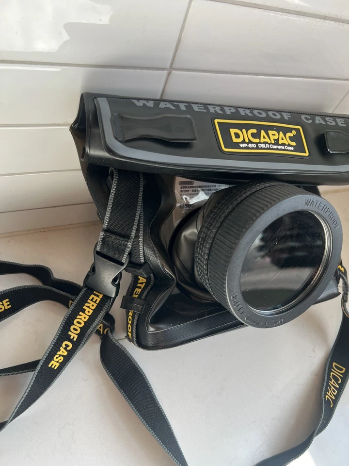 DiCAPac WP-S10 Waterproof case for SLR 5D A77 D7000 7D D4 S5PR - Image 2 of 4