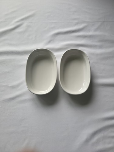 A Pair of CORNING WARE FRENCH WHITE F-15-B Oval Casserole Dishes 475 mL (16oz)