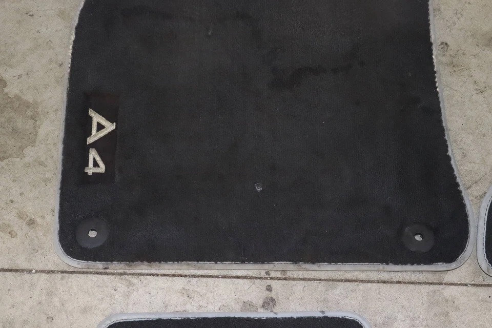 AUDI A4 2009-2012 - JUEGO ALFOMBRILLAS 8K1863691C Foto 3 de 4