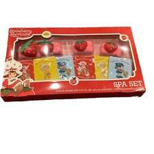 Strawberry Shortcake 9 Piece Self-Care Set, 6 Face Mask, 2 Spa Cuffs, Headband