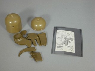 CAPSULA: Tempo dei Sauri D 1986 T Rex verde scuro ung. nell'uovo BPZ