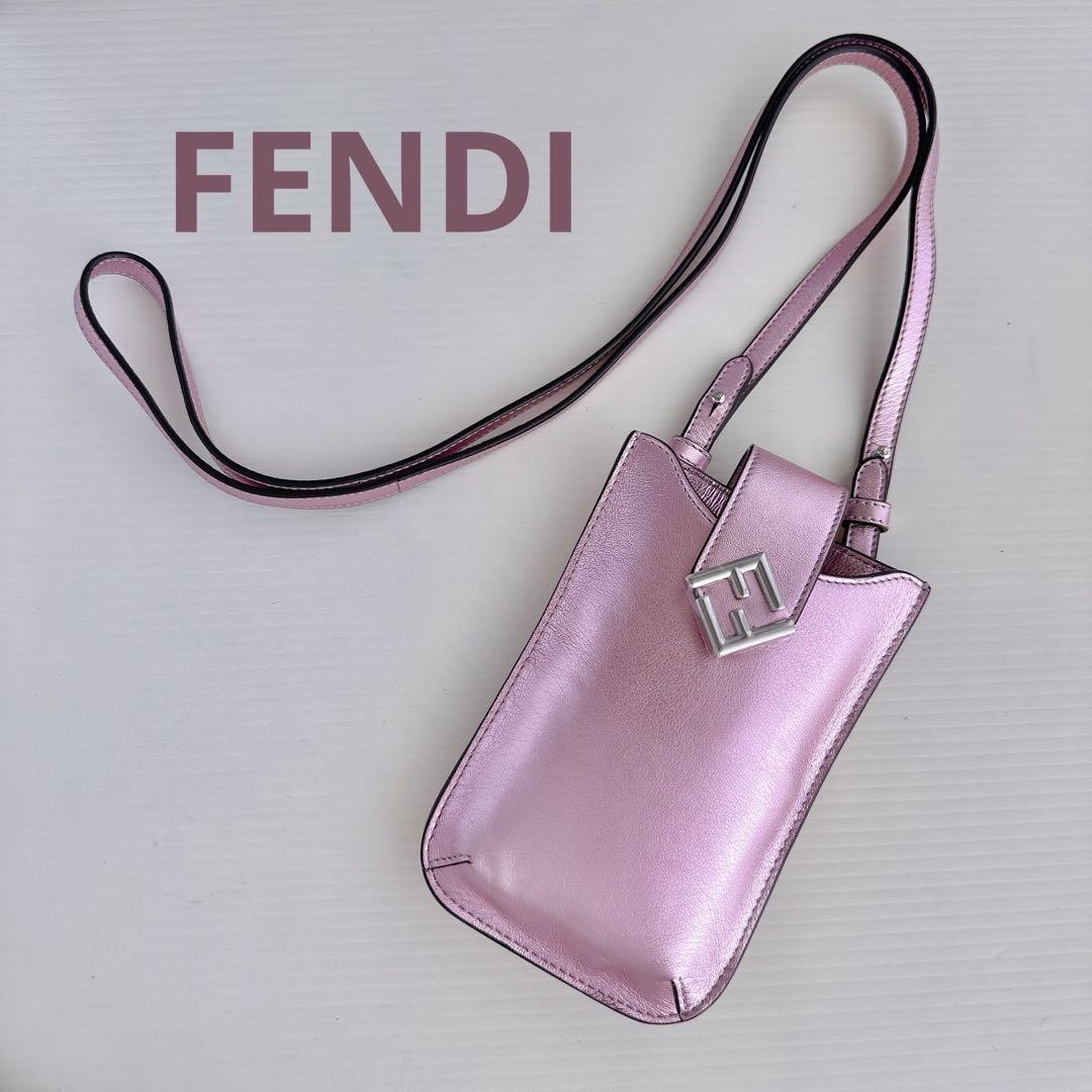 FENDI Umhängetasche Smartphone Case Etui DDU
