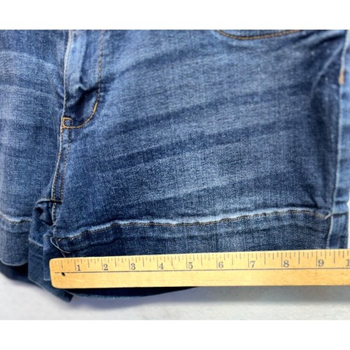 Refuge Denim Shorts Women's High Rise Triple Button Medium Wash Size 10 - Picture 9 of 10