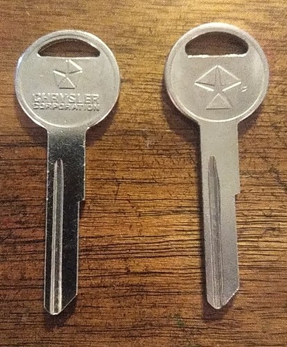 2 NOS Vintage Chrysler Corporation Ignition Key Blanks Uncut OEM Replacement - Picture 3 of 9
