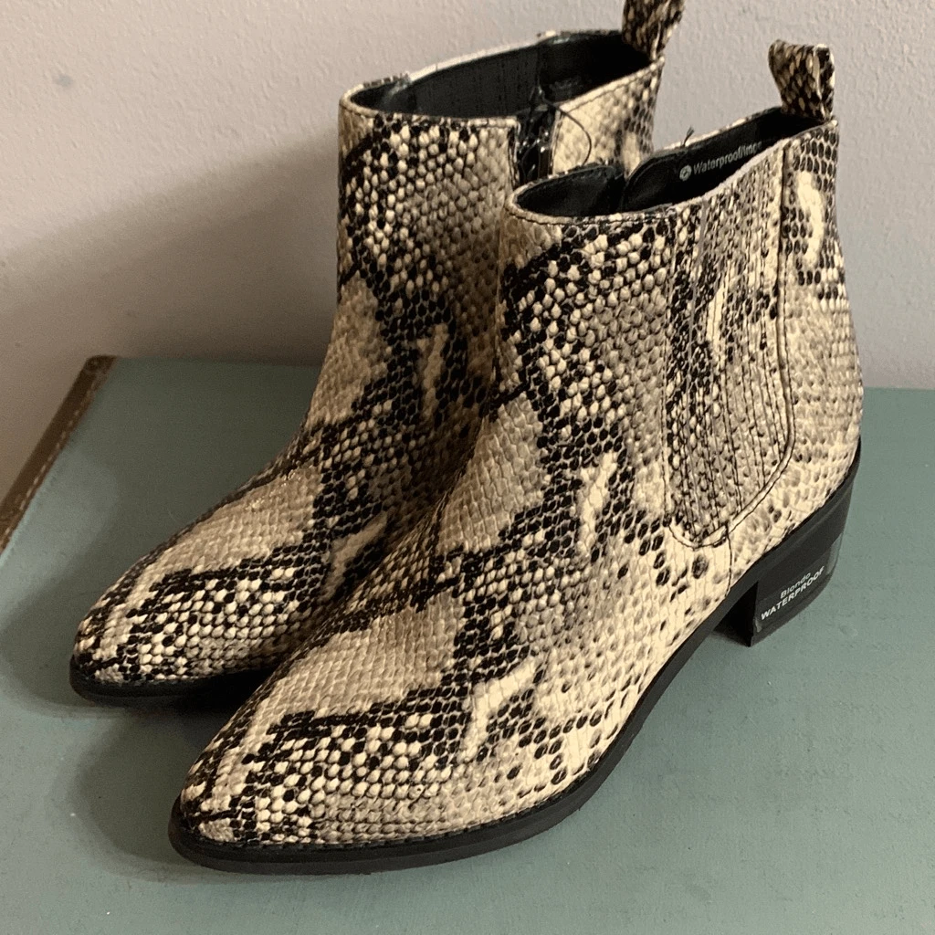 Elvina waterproof bootie top