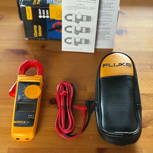 FLUKE 302 Clamp Meter AC400A Digital Multimeter Tester japan - Picture 2 of 5