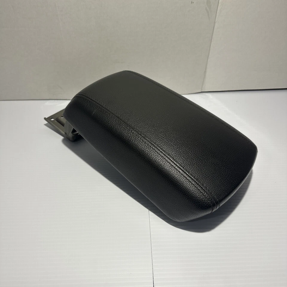 2011-2015 Kia Optima Center Console Lid 84660-4C210NBB Black - Image 2 of 4