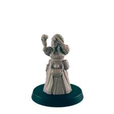 Demonkin Female Shop Keeper - Everyday Folk - Minis - EC3D - - Dungeons & Dragon