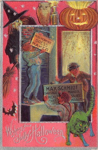 On Halloween Night Augurandoti un Jolly Halloween Dress Maker Miss Perkins, PC - Foto 1 di 2