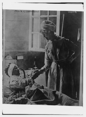 8'' x 10'' Photo 1900 Mrs. W.K. Vanderbilt Anne Harriman Sands Rutherfurd