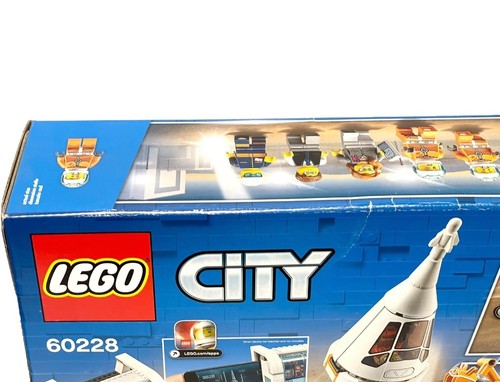 LEGO CITY: Deep Space Rocket and Launch Control (60228) - Bild 6 von 7