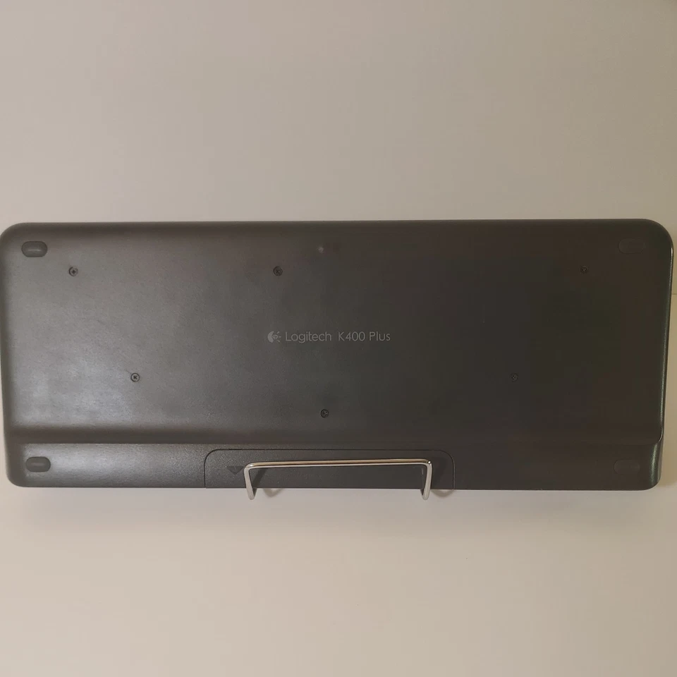 Teclado inalámbrico Logitech K400 Plus para PC/TV/Portátil con receptor Touchpad Plus Foto 2 de 4