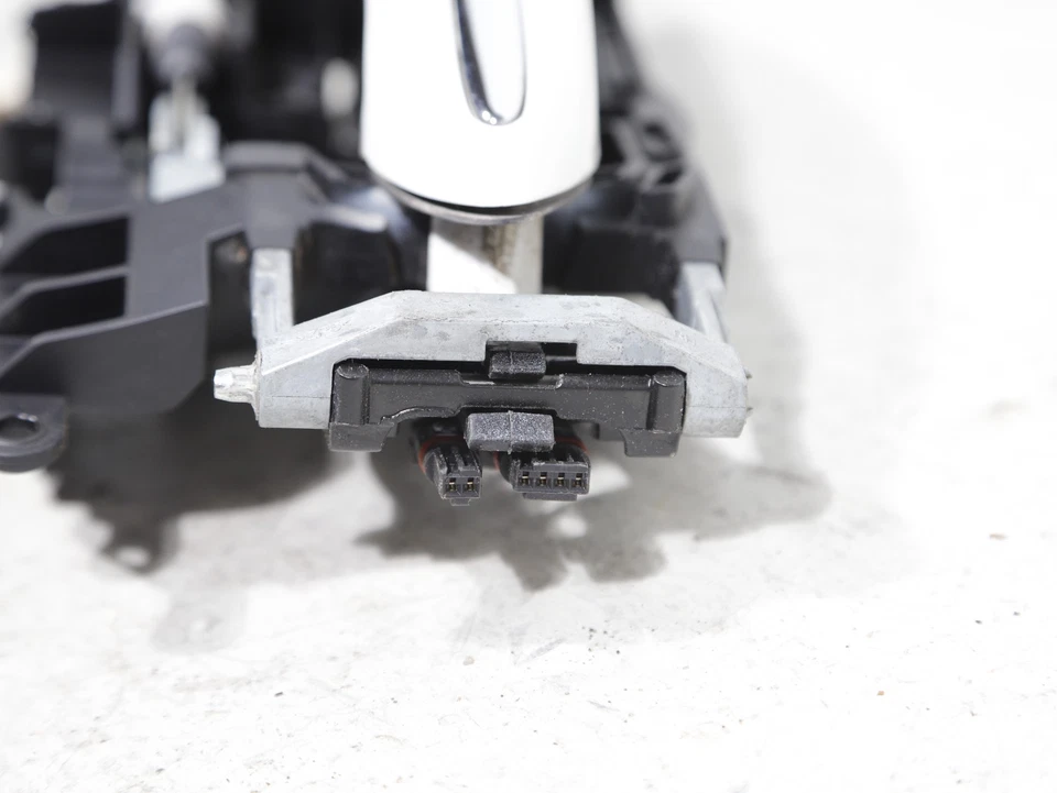 Manija exterior puerta pasajero delantera derecha OEM 11-16 BMW F10 528i 535i 550i M5 Foto 4 de 4