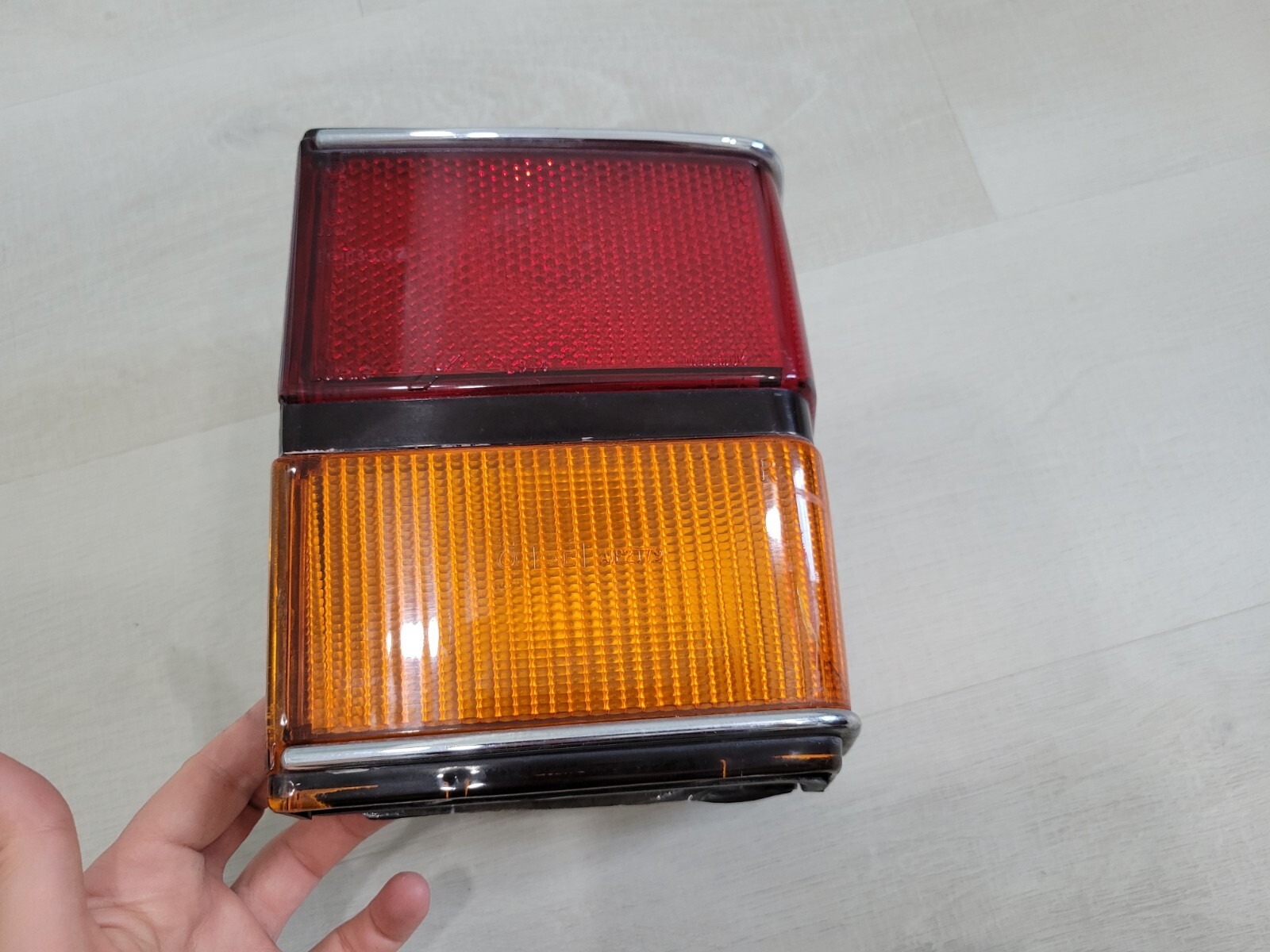 BENTLEY TURBO R Left OUTER TAIL Right  LAMP TAILLIGHT Saloon 1985-1997