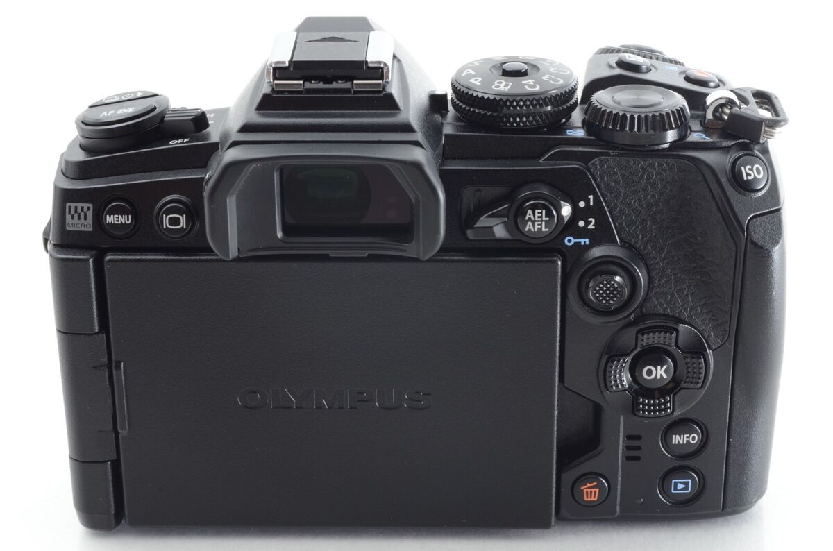 2,277 Shot!! Excellent** OLYMPUS OM-D E-M1 Mark III Body 2,277 Shot!! Excellent** OLYMPUS OM-D E-M1 Mark III Body