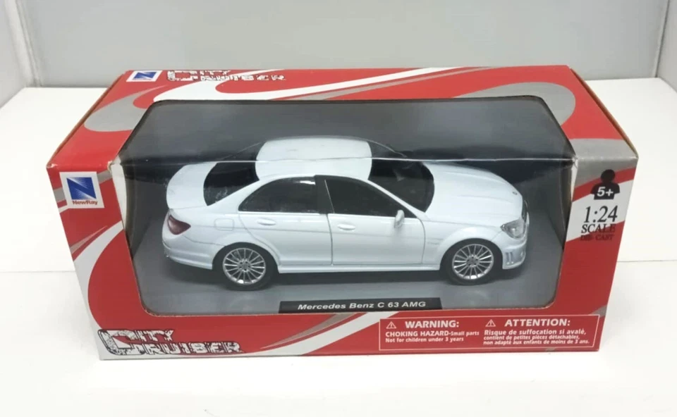Mercedes Benz C 63 C63 AMG Bianco White New Ray Newray 1:24 Nuovo 1/24 - Immagine 2 di 4