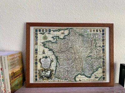 Carte du Royaume de France avec son cadre en bois 1721 - Photo 1/4