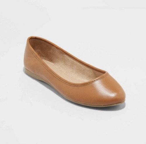 wide round toe flats