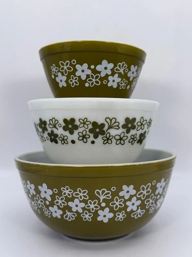 Vintage Pyrex Spring Blossom Green Crazy Daisy Mixing Bowl Set Of 3