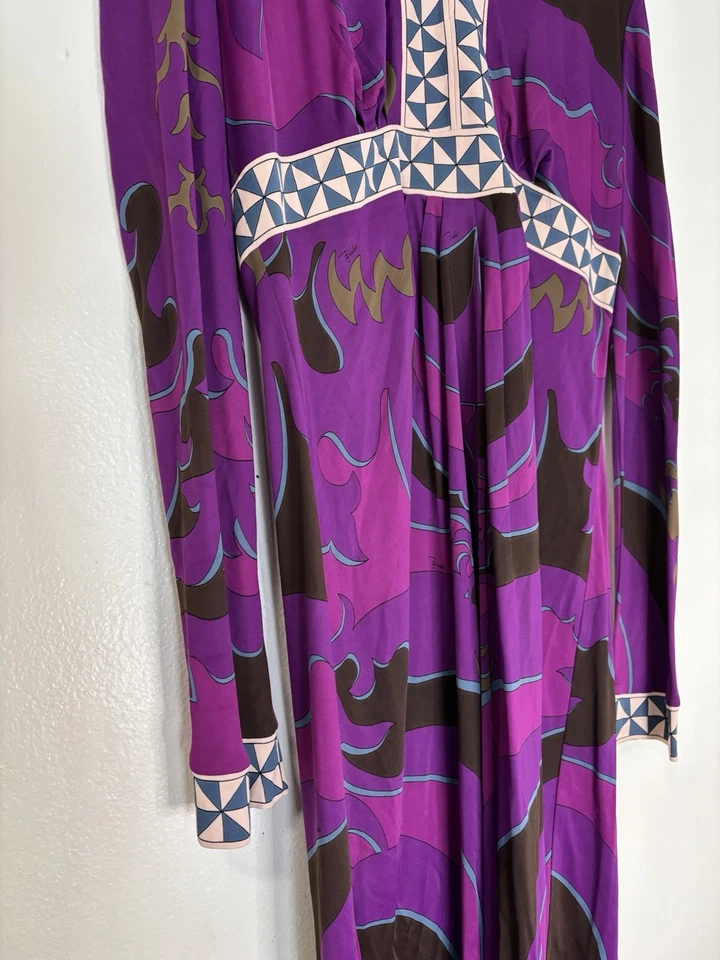 Impresionante Vestido Emilio Pucci Multicolor Largo Medio en Púrpura Talla Mediana Foto 3 de 4