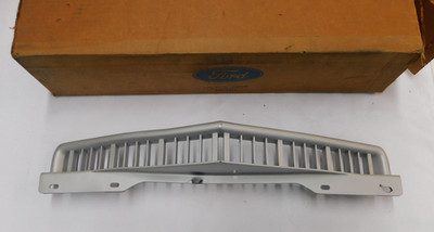 NOS OEM Ford 1977 1978 1979 Mercury Cougar Front Bumper Lower Grille Insert XR7