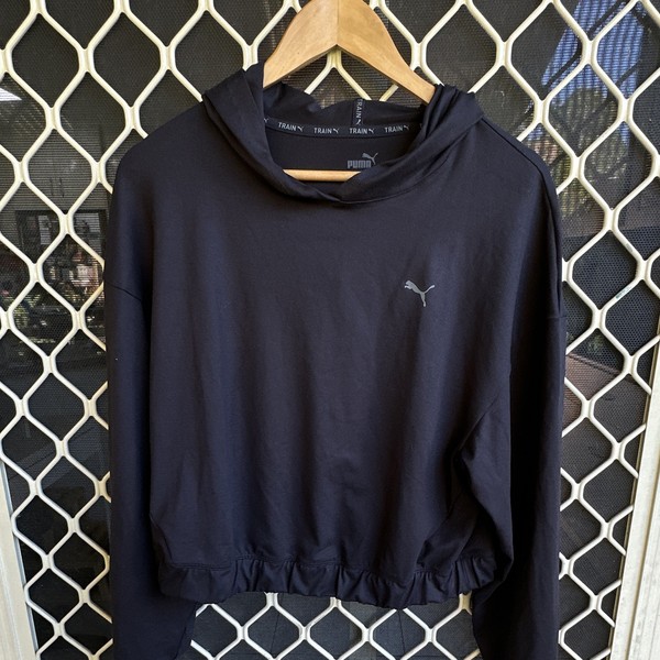 PUMA Ladies L Black Pullover Hoodie Raglan Sleeve Logo PUMA Train 524848-01