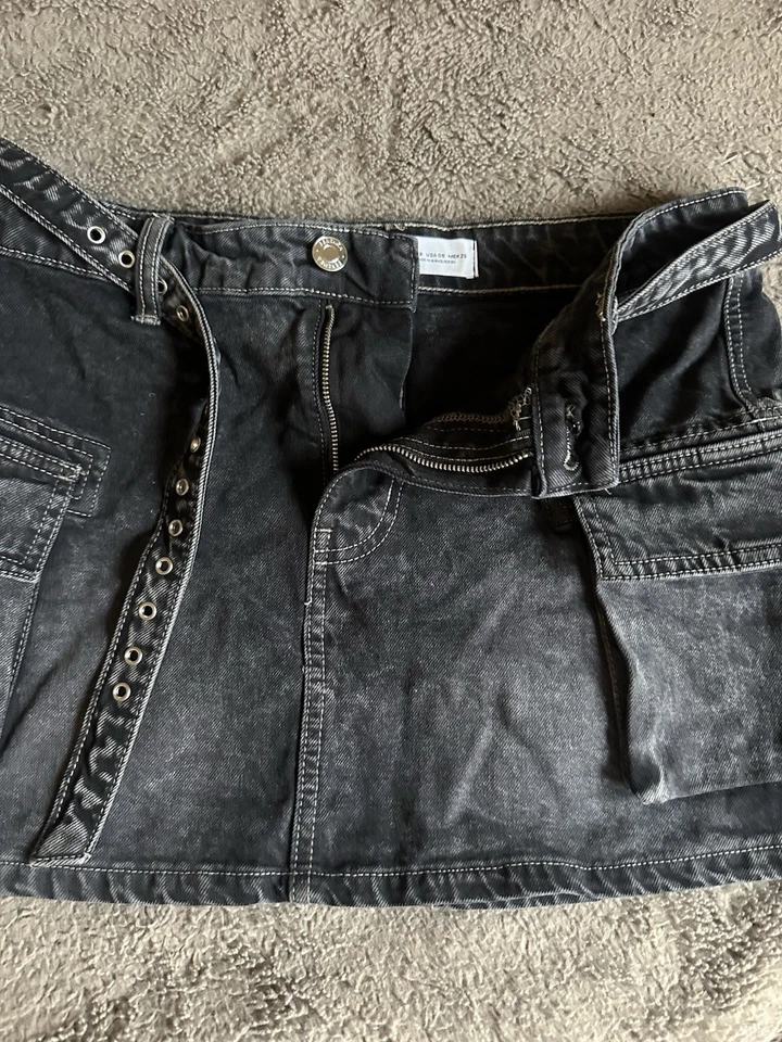 Bershka Black Cargo Skirt with Belt – UK Size 10 – Great Condition - Image 2 of 4