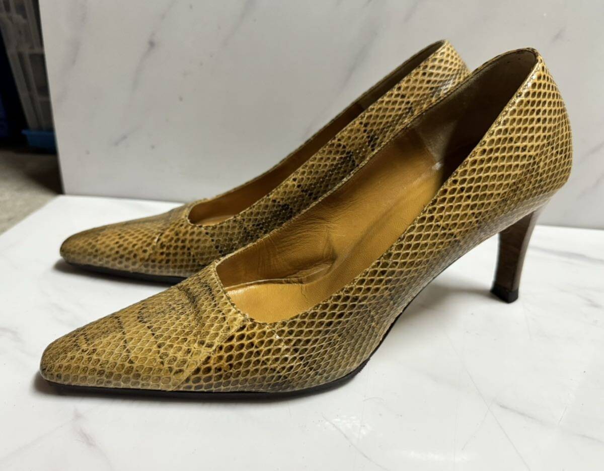Rare Gucci Python Leather Heels Pumps Snakeskin S… - image 2