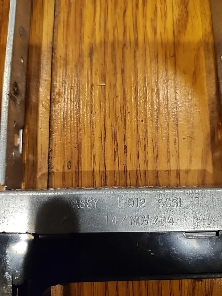 1F912 Dell PowerEdge 1550, 1650, 1750 3.5" Hot Swap Caddy Tray - Image 2 of 3