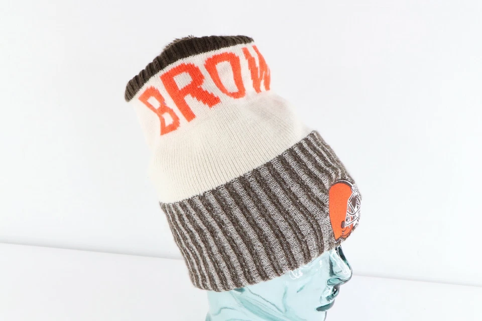 Зимняя шапка-бини New Era Cleveland Browns с футбольным надписью в полоску кепка с помпонами - Изображение 3 из 4