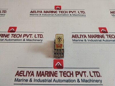 IDEC SY4S-05U Relaisfassung 7A 300V
