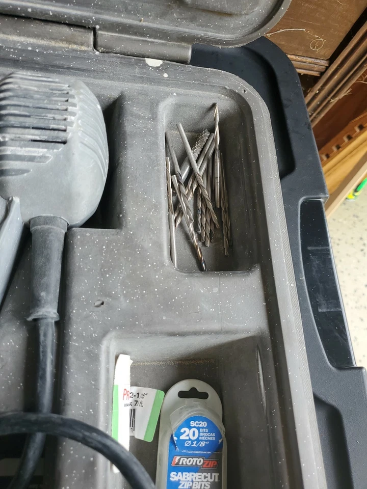 Rotozip Model SCS01LE 120 Volt Spiral Saw With Hard Carrying Case and BITS - Image 4 of 4