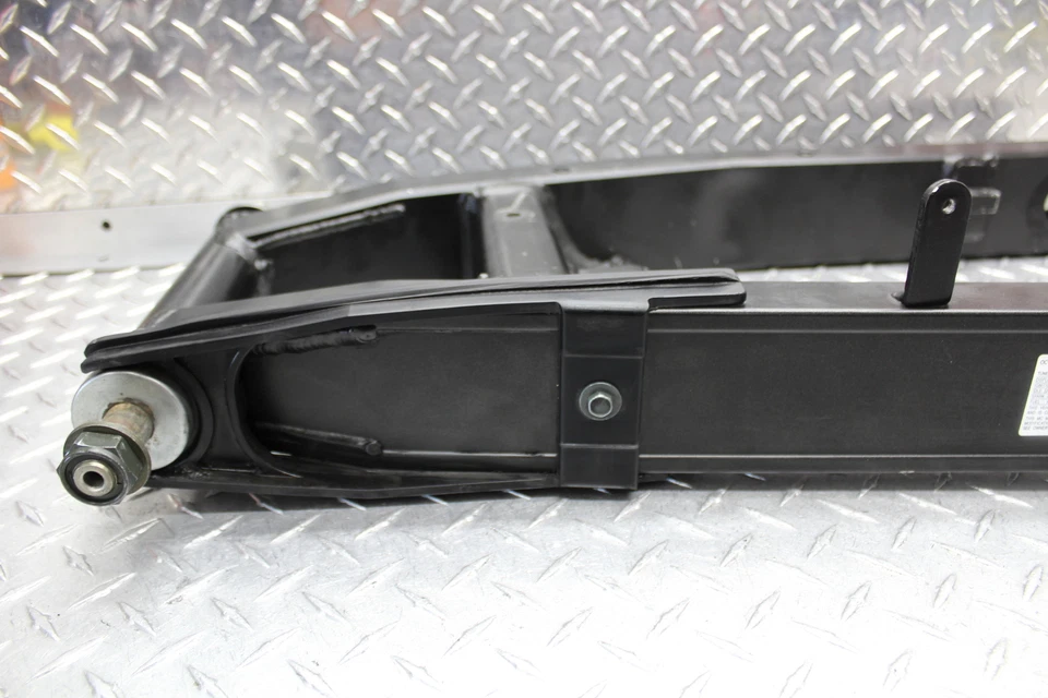 Yamaha FZ6S 2006 basculante trasero brazo de suspensión 5Vx-22110-20-00 Foto 3 de 4