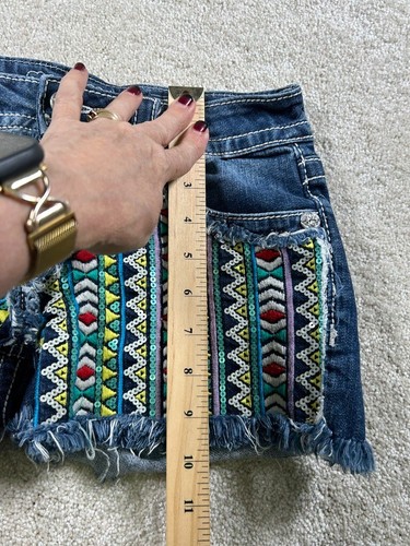 Miss Me Size 25 Low Rise Embroidered Sequin Rhinestone Studded Cutoff Shorts - Picture 11 of 15