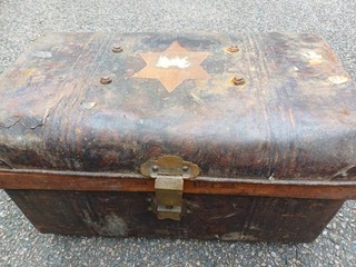 Vintage Tin Trunk. Small Vintage Tin Chest