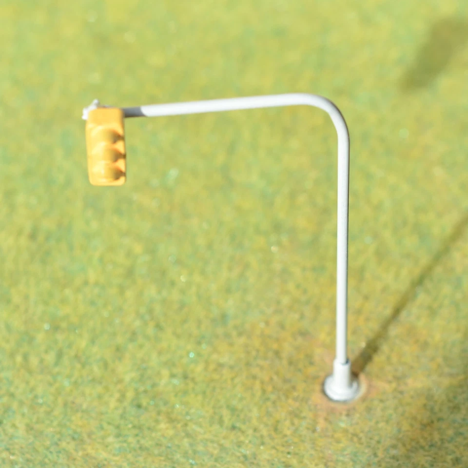 2 x traffic signal light HO OO scale model railroad crossing walk LED lamps #1U - Image 2 of 4