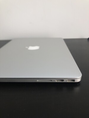 Apple MacBook Pro 13-inch RETINA Early 2015, i5 8GB RAM 256GB SSD