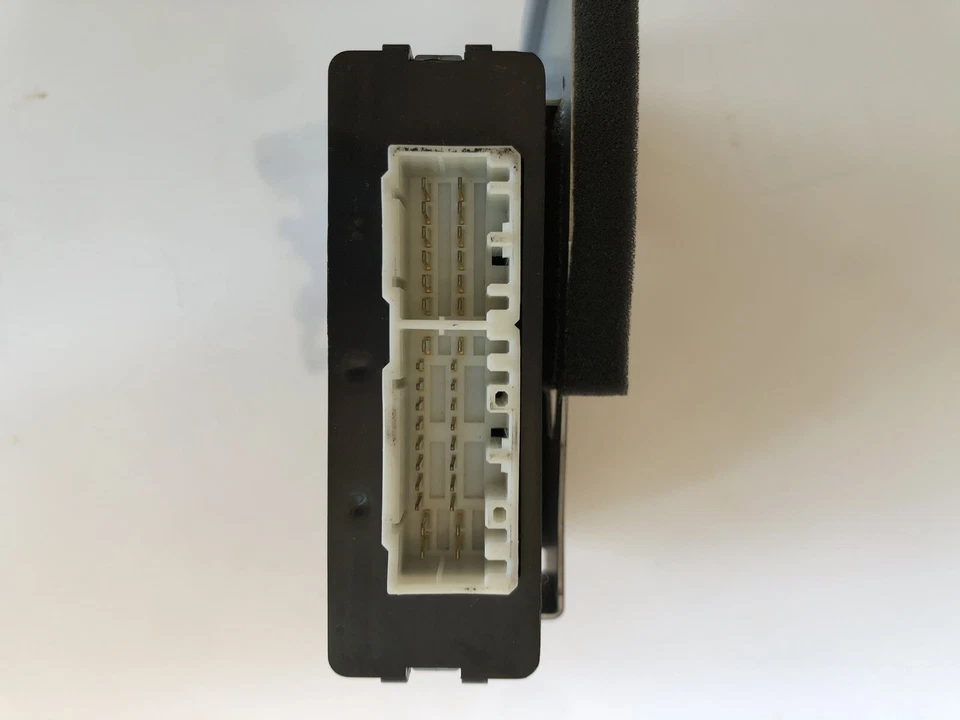 Модуль управления сигнализацией предупреждения о краже 2001-2005 Lexus IS300 89730-53060 - Изображение 2 из 2