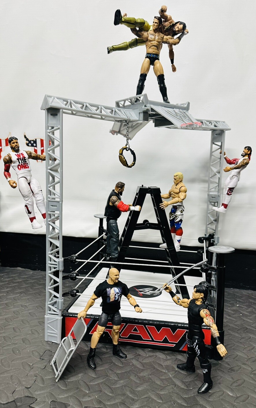 Mattel WWE RAW Super Strikers Play-set Wrestling Ring Arena Ladder Match Figure