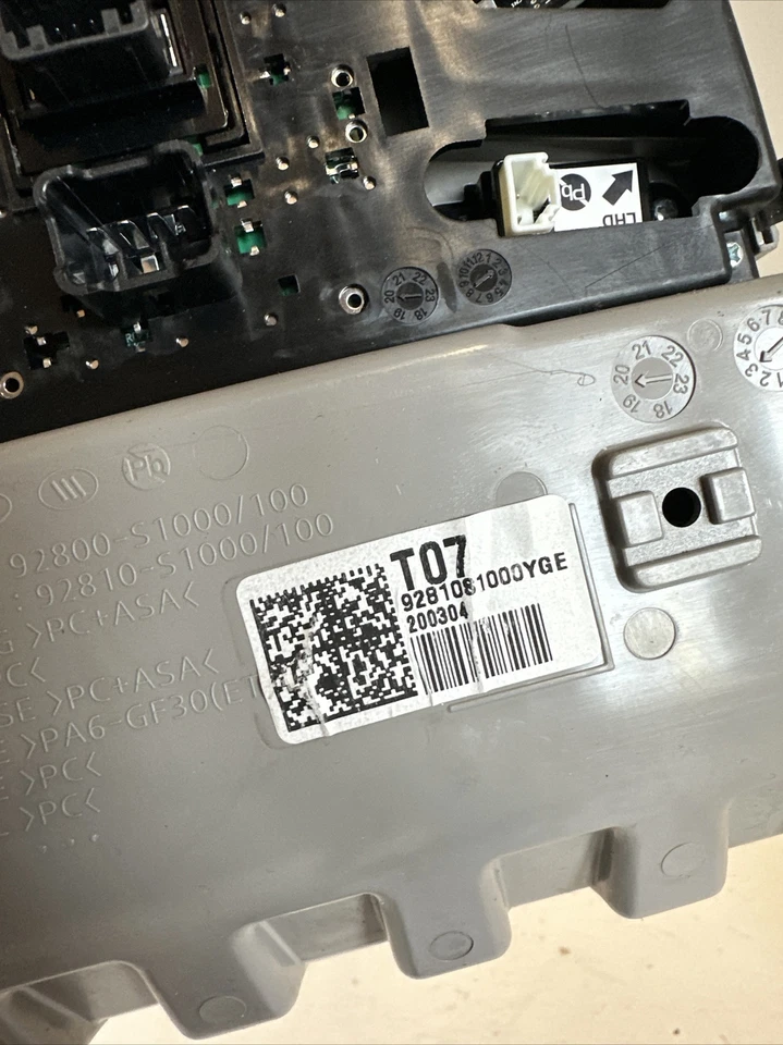 Hyundai Santa Fe Interior Reading Light Front 92810S1000 Genuine 2.2 Crdi 2020 - Image 4 of 4