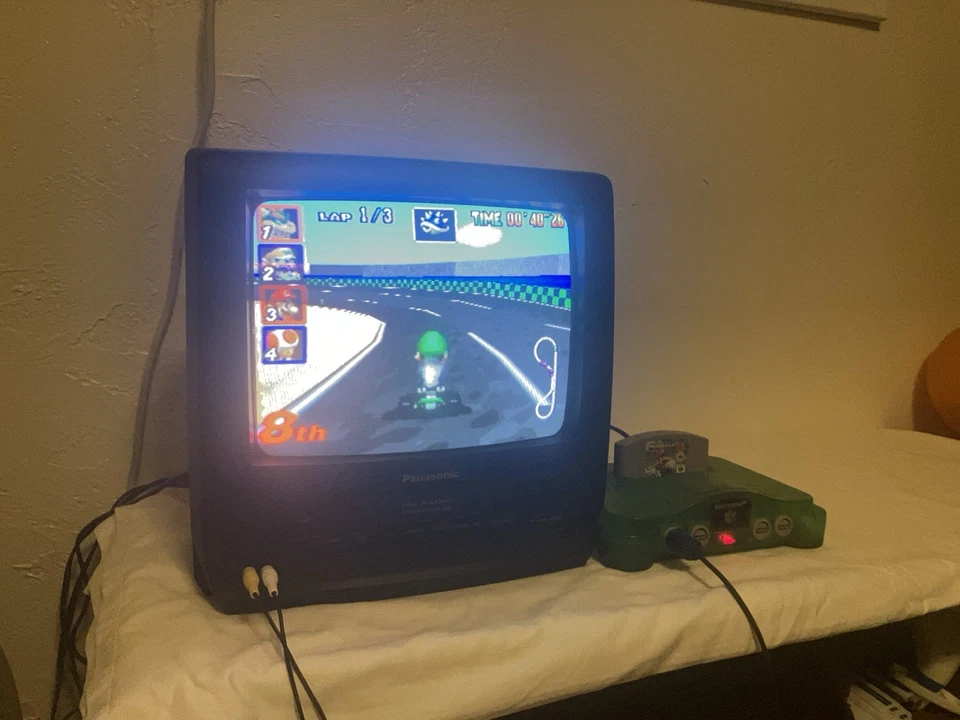 Panasonic CRT TV/VCR Combo VHS Retro Gaming Television 13" PV-C1322 Tested READ! - Image 2 of 4