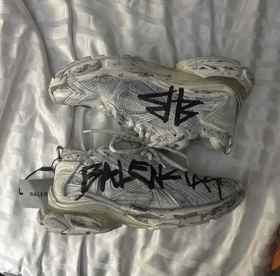 Balenciaga Runner Graffiti White/Black BRAND NEW WITH BOX & RECEIPT