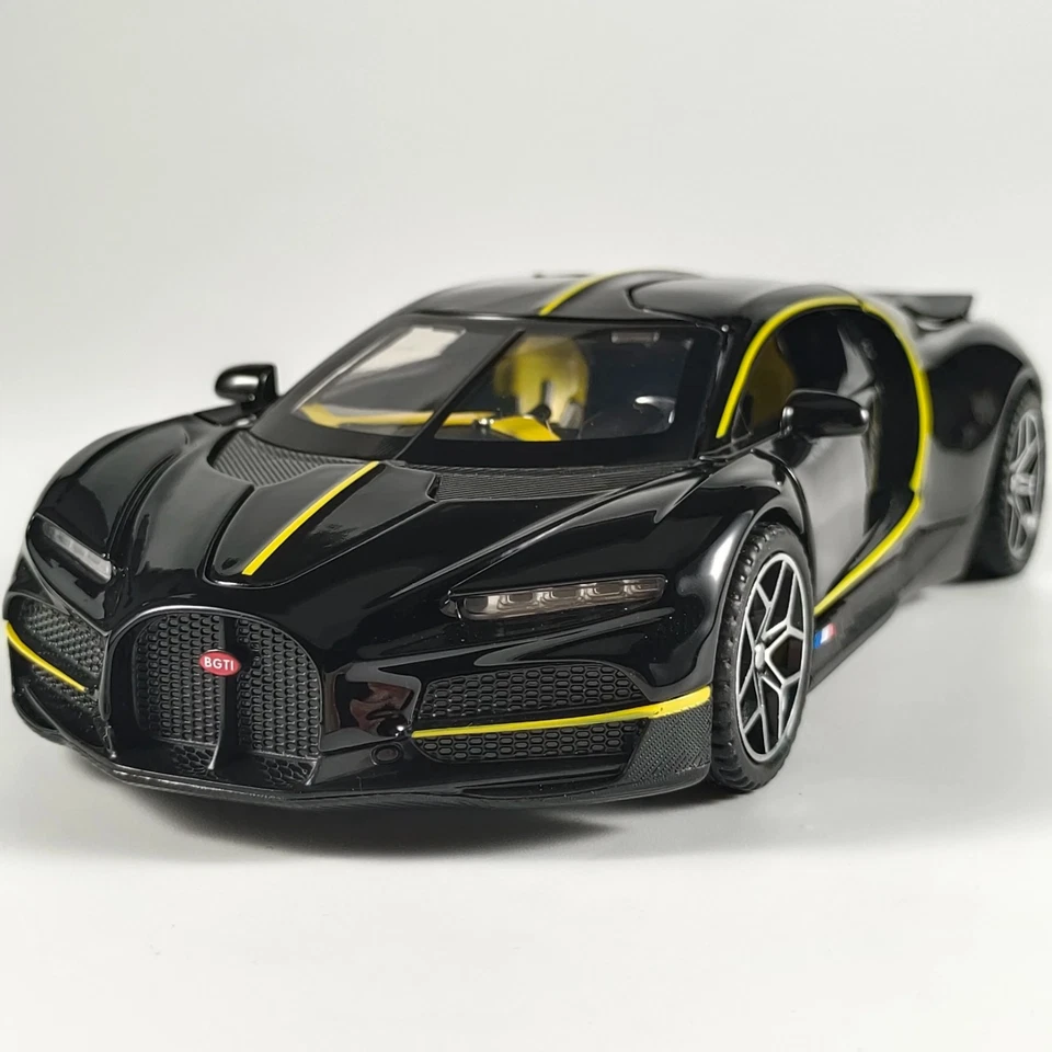 1:32 Bugatti Tourbillon Diecast Model Car Alloy Toy - Sound, Light, & Doors Open - Image 4 of 4