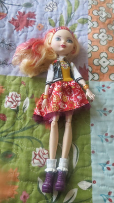 Monster High Ever After High Doll Apple White School Spirit