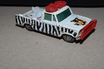 MAJORETTE 1:80 DODGE SAFARI n° 225 blanche, TRES BON ETAT sans boite, voir photo - Photo 1/4