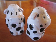 ORNAMENT SALT AND PEPPER SHAKER SET COWS   * GREAT   ** MUST SEE *****