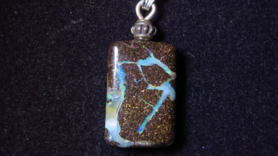 Boulder Opal Anhänger aus Koroit, Australien,   22,0 Carat,  AD 19