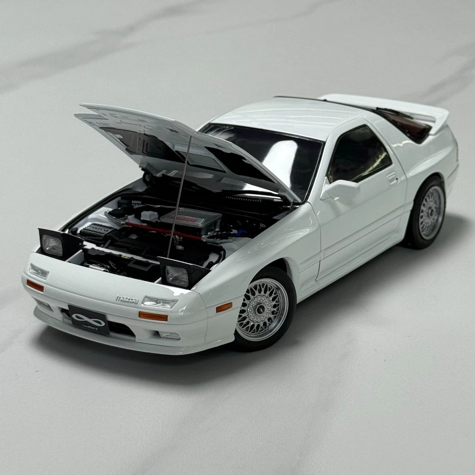 TOPART 1/18 Scale Mazda RX-7 FC3S 1989 Die-Cast Fully Openable Car Model - image 4 of 4