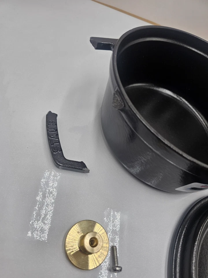 B-Ware STAUB Ghisa Padella Cocotte Coperchio 18 cm 1,7L anche Forno Induzione - Immagine 2 di 4