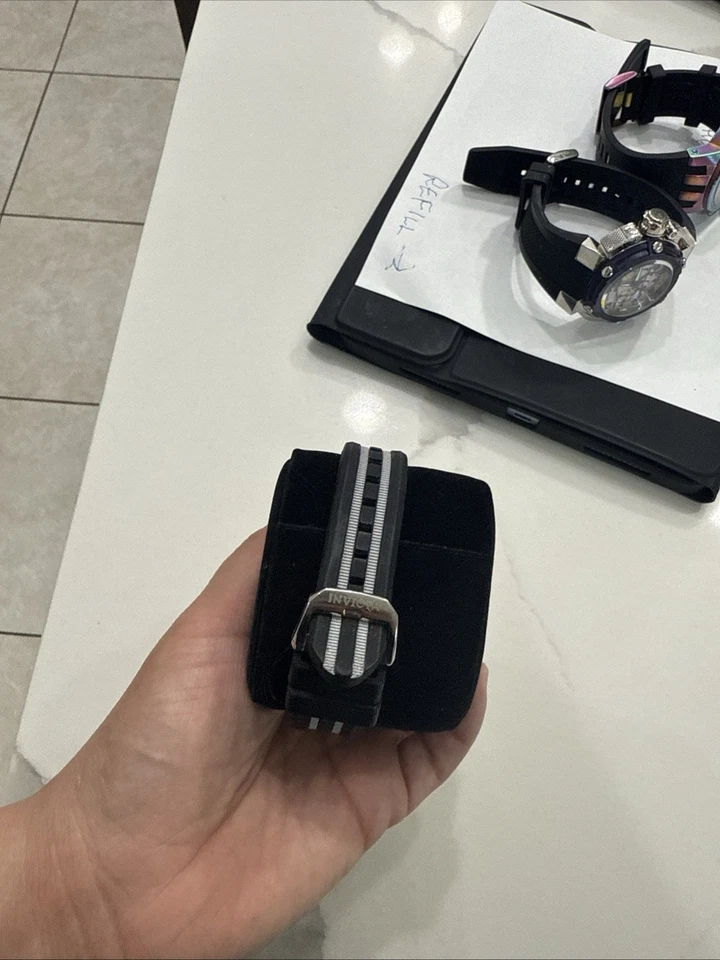 Reloj Mujer Invicta Subaqua Banda Silicona Blanco y Negro Foto 3 de 3